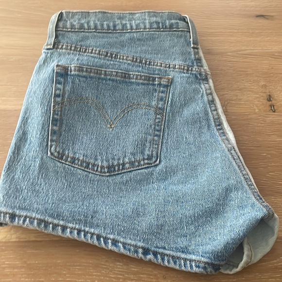 Levi's high rise shirts - Picture 8 of 8